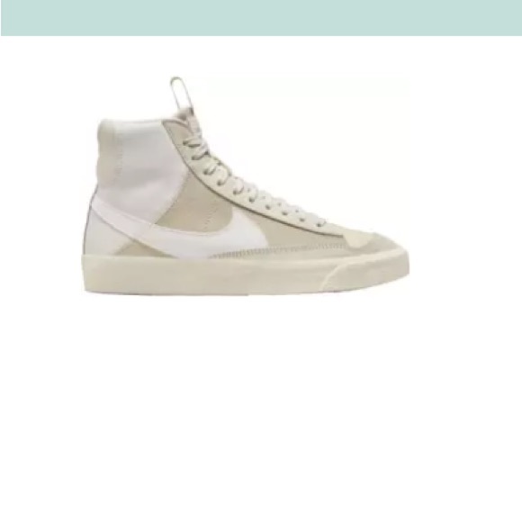 Nike youth hi-tops - Picture 9 of 9